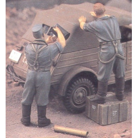 German troops cleaning